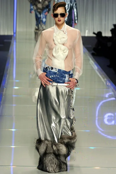 Look 13